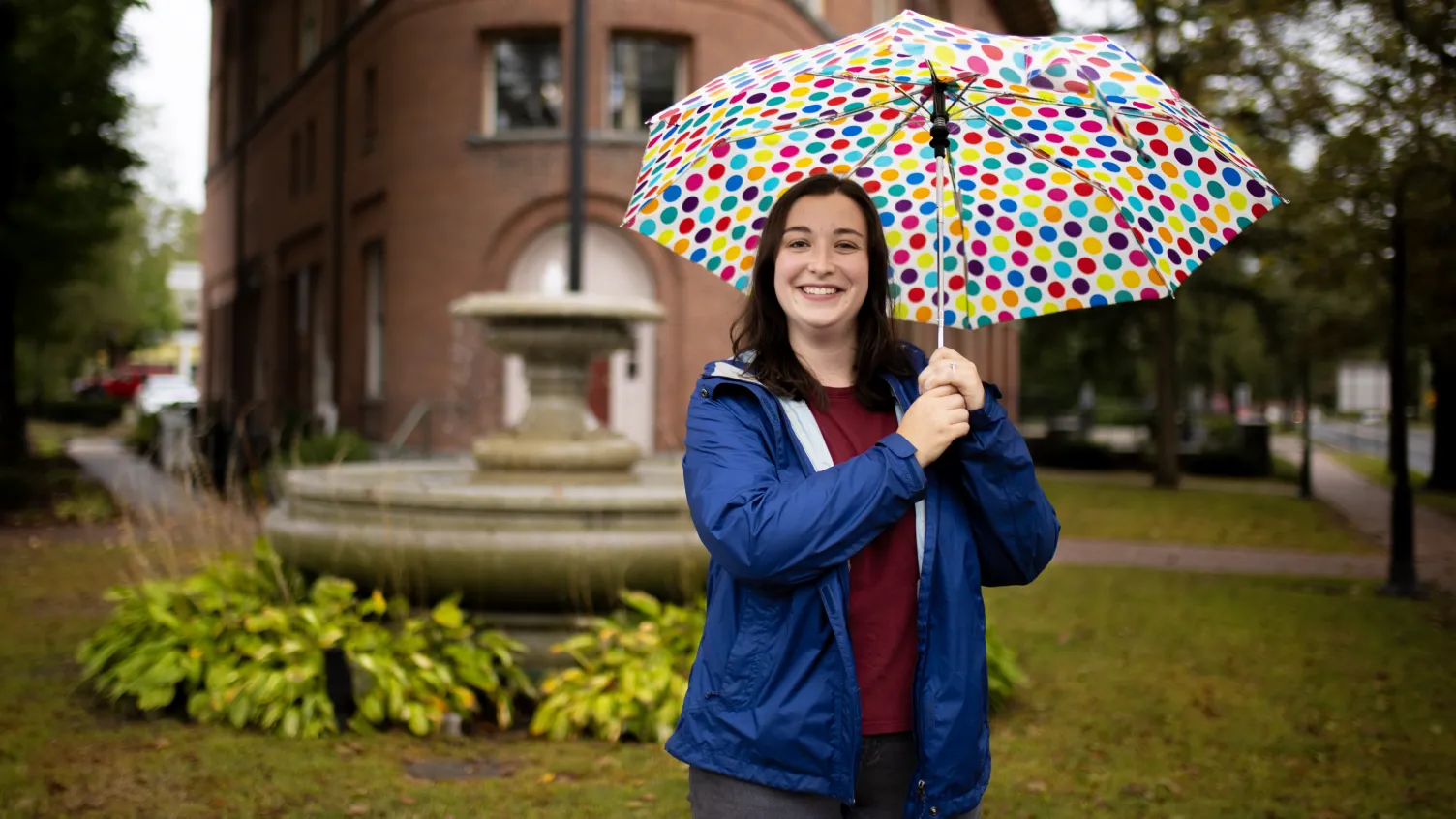 Julia Bogaert in Deep River