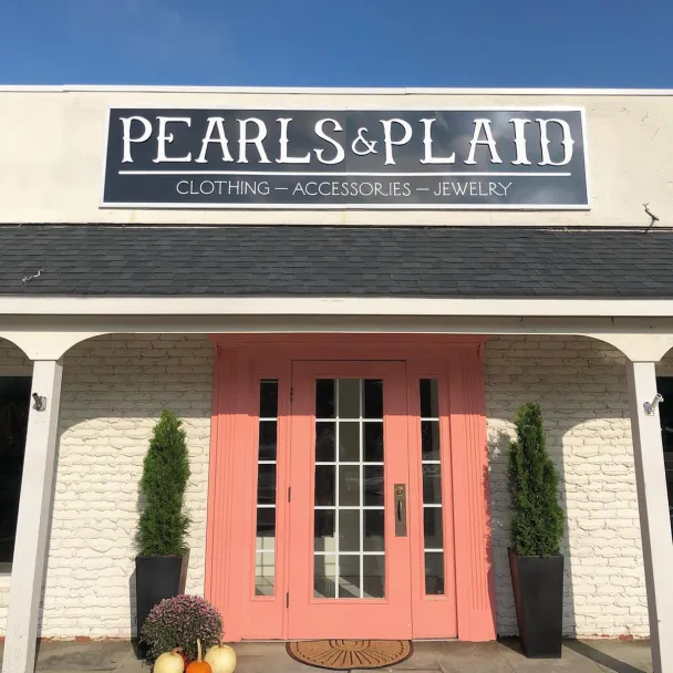Exterior of Pearls and Plaid second location