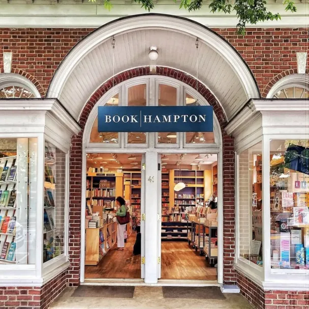 Essex Bank customer RJ Julia Booksellers location in East Hampton, NY