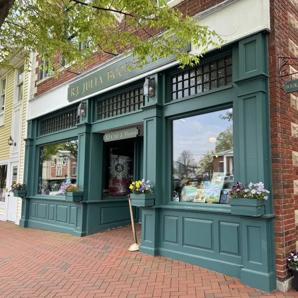 Essex Bank customer RJ Julia Booksellers location in Madison, CT